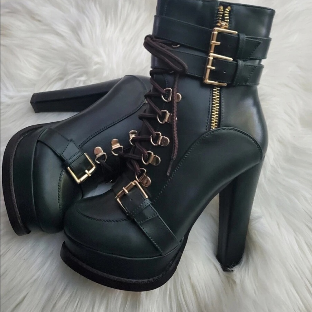 Luchiny storm chaser boots (NEW!)